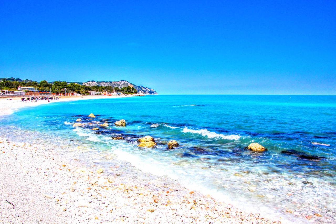 Agriturismo Rosa Antica Monte San Vito Екстериор снимка